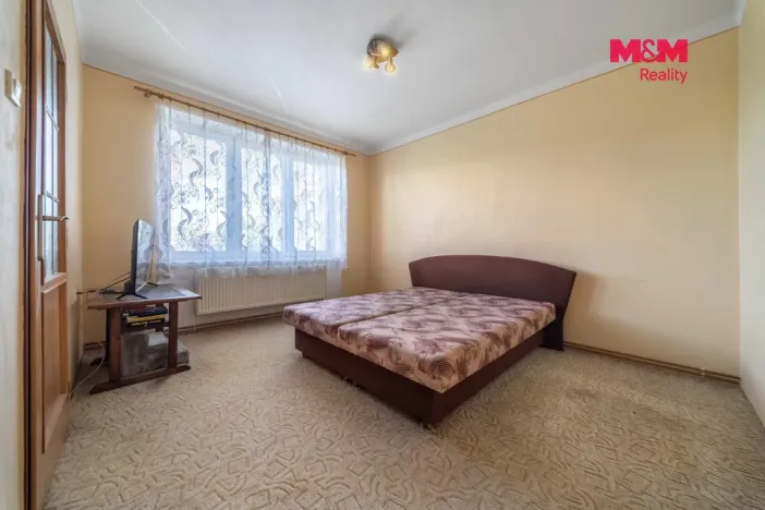 Prodej bytu 2+1, Hrádek - Nová Huť, 1. máje, 56 m2