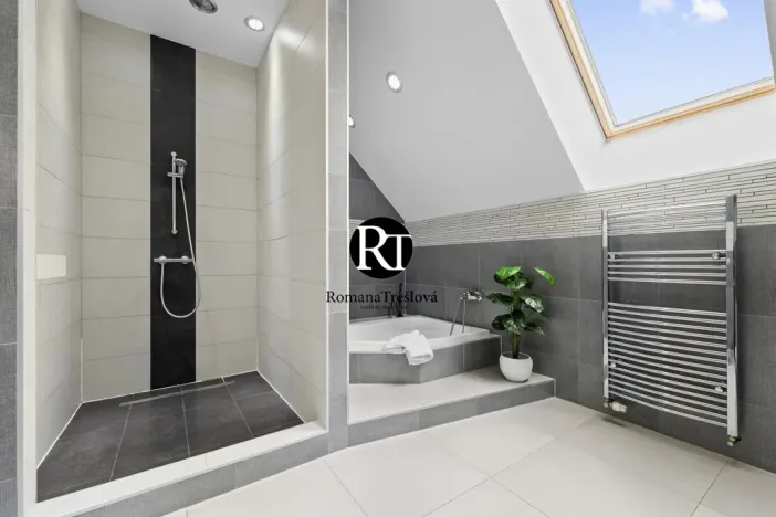 Prodej rodinného domu, Olešná, 224 m2