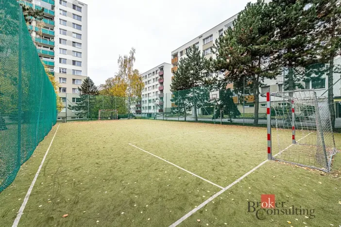 Pronájem bytu 2+1, Praha - Radotín, náměstí Osvoboditelů, 70 m2