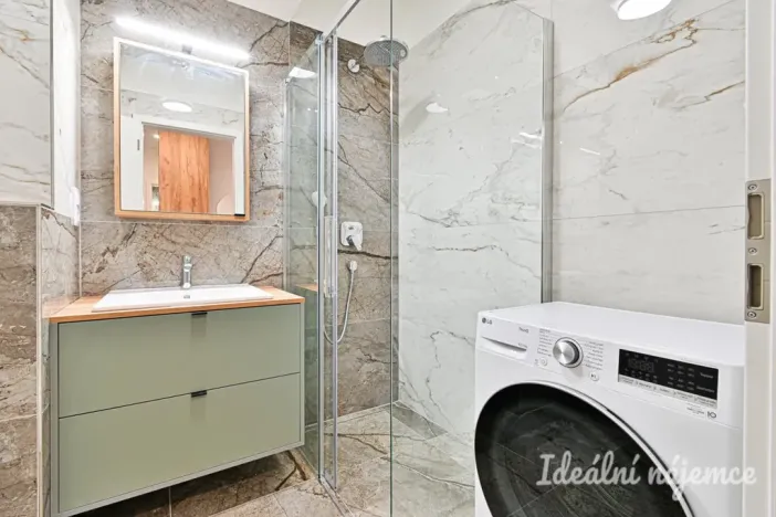 Pronájem bytu 1+kk, Brno - Židenice, Škrochova, 33 m2