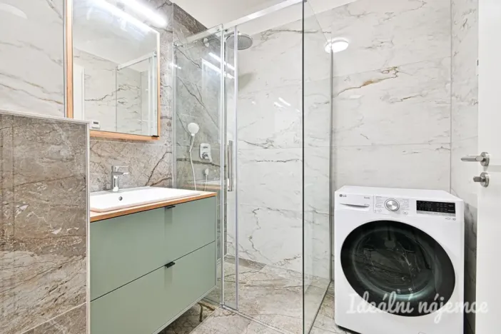 Pronájem bytu 1+kk, Brno - Židenice, Škrochova, 33 m2