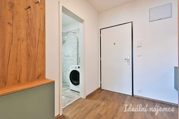 Pronájem bytu 1+kk, Brno - Židenice, Škrochova, 33 m2