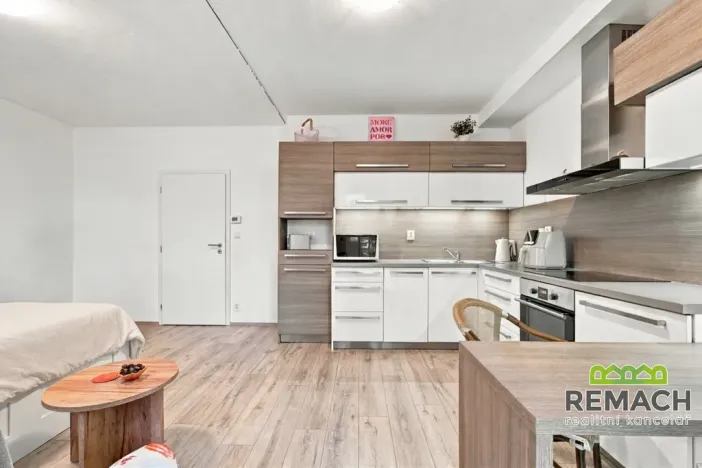 Pronájem bytu 1+kk, Uherské Hradiště, Zahrádky, 31 m2