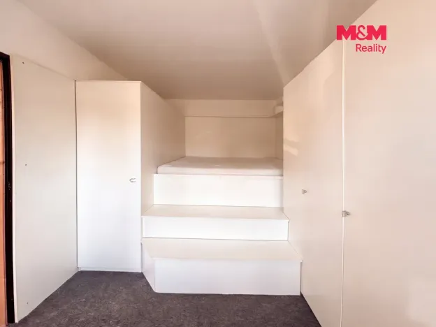 Pronájem bytu 3+1, Pardubice - Bílé Předměstí, Na Drážce, 67 m2