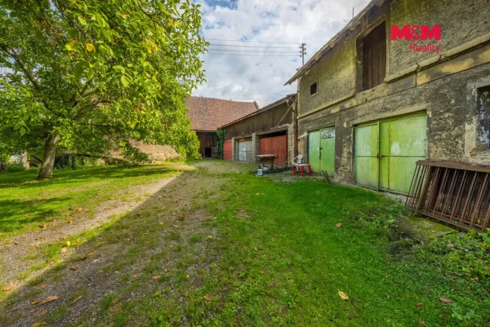 Prodej obchodního prostoru, Buštěhrad, Náměstí, 4516 m2