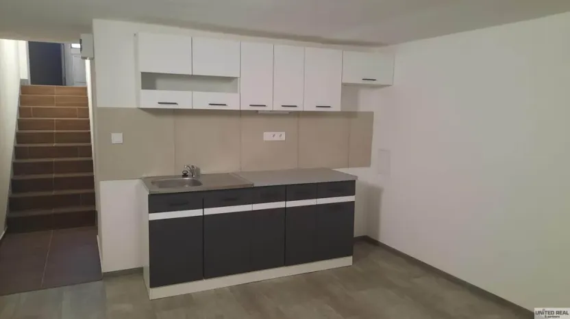 Pronájem bytu 1+kk, Pardubice - Zelené Předměstí, Milheimova, 26 m2