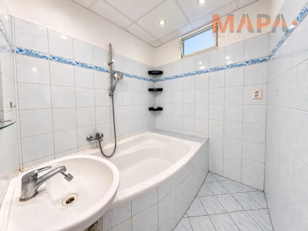 Prodej bytu 3+1, Chomutov, 17. listopadu, 79 m2