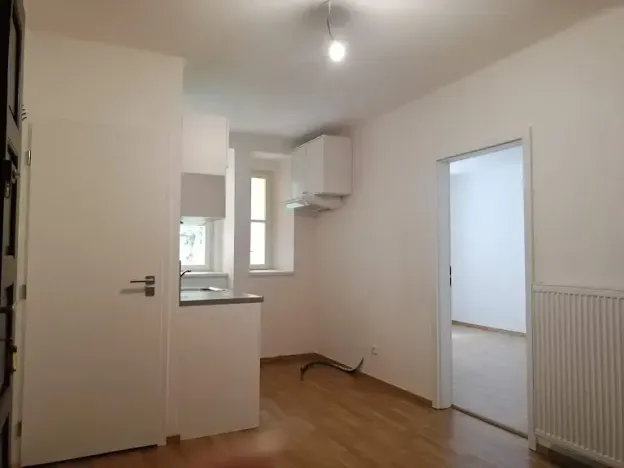 Pronájem kanceláře, Praha - Žižkov, Roháčova, 67 m2