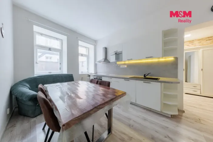 Prodej komerční nemovitosti, Karlovy Vary, Moravská, 85 m2