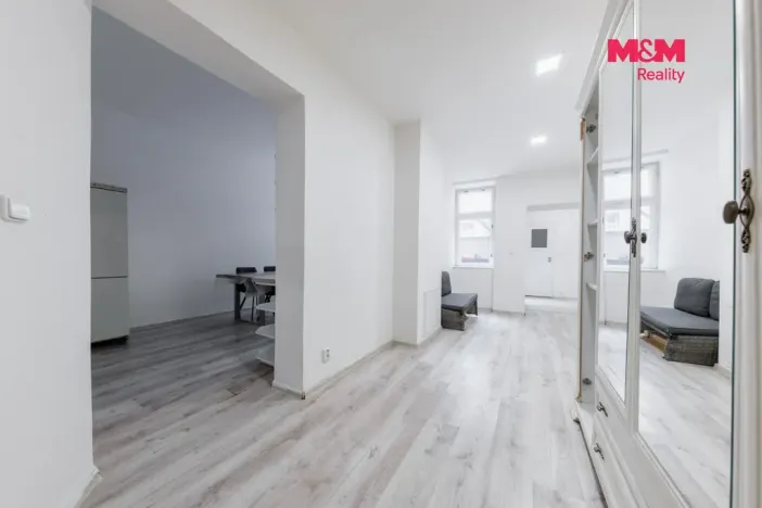Prodej komerční nemovitosti, Karlovy Vary, Moravská, 85 m2