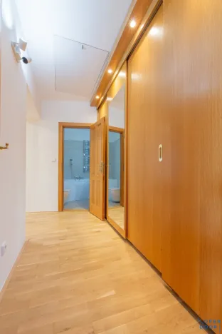Pronájem bytu 5+kk, Praha - Vinohrady, U Havlíčkových sadů, 295 m2