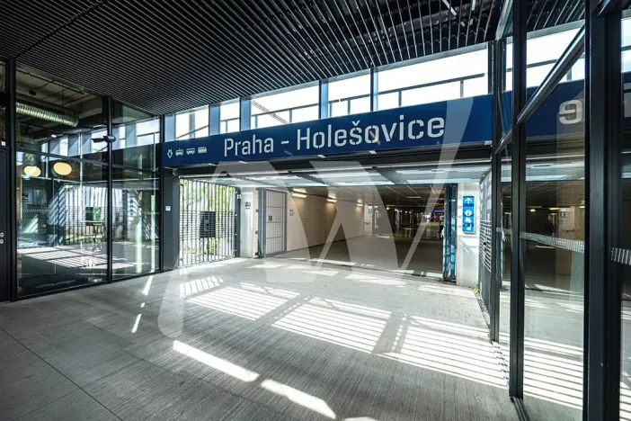 Pronájem kanceláře, Praha - Holešovice, Pod dráhou, 700 m2