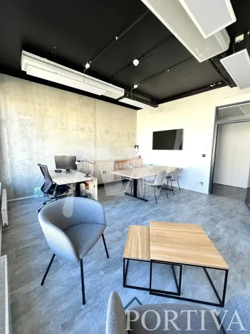 Pronájem kanceláře, Praha - Holešovice, Dělnická, 441 m2