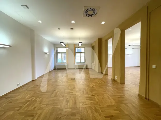 Pronájem kanceláře, Praha - Staré Město, 28. října, 188 m2