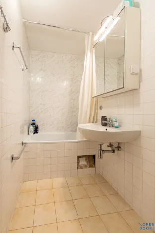 Pronájem bytu 2+kk, Praha - Kamýk, Smotlachova, 47 m2