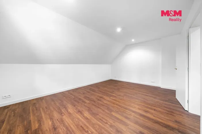 Prodej ubytování, Dalovice, Pod Strání, 486 m2