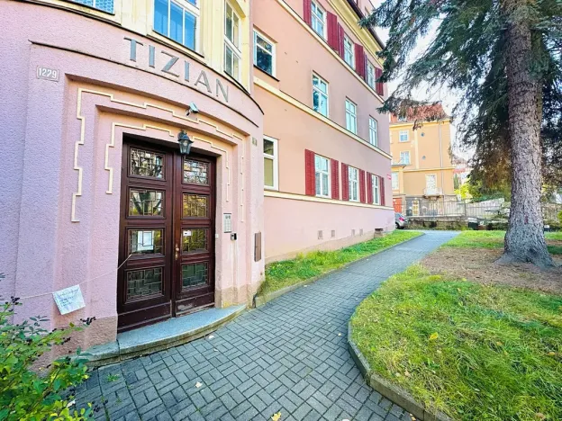 Prodej bytu 2+1, Karlovy Vary, Poděbradská, 56 m2