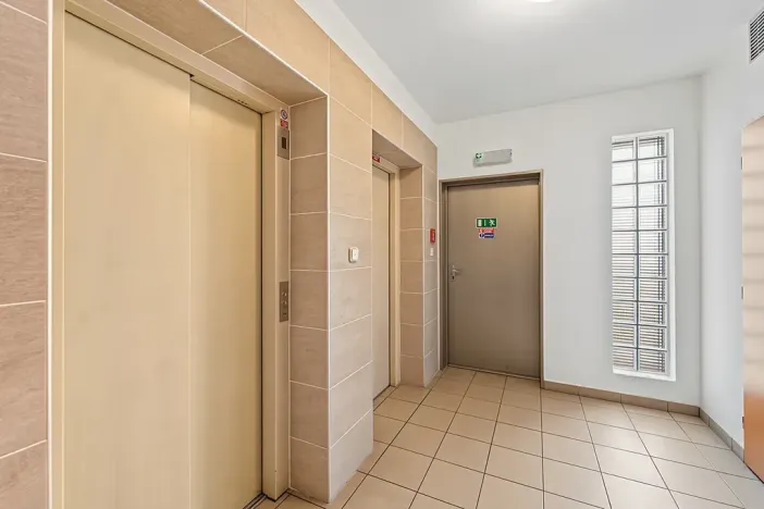 Prodej bytu 1+kk, Praha - Troja, Hnězdenská, 33 m2