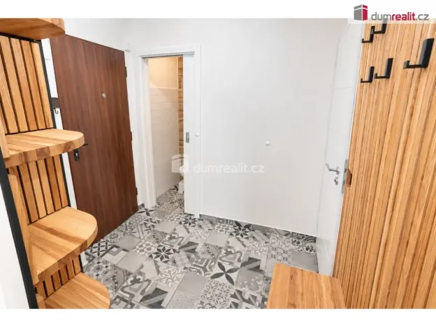 Prodej bytu 3+kk, Praha - Podolí, Dvorecké náměstí, 71 m2