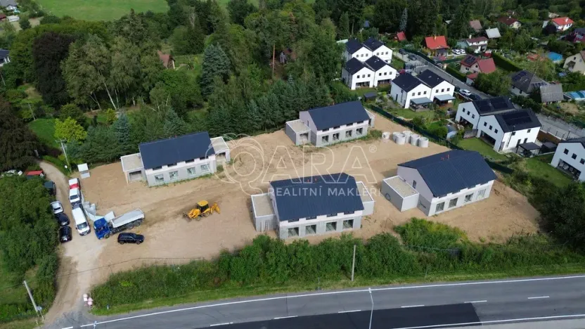 Prodej rodinného domu, Kamenice - Ládví, Lomená, 156 m2