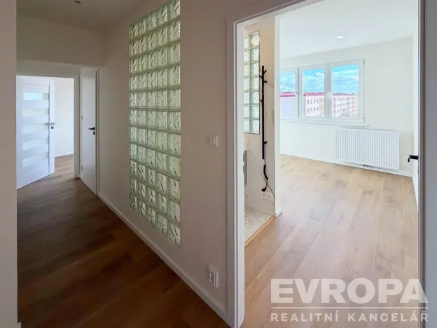 Pronájem bytu 2+1, Praha - Malešice, Počernická, 52 m2