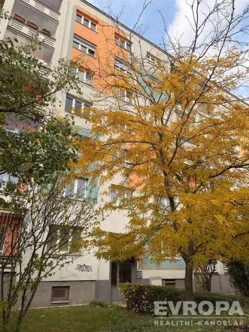 Pronájem bytu 2+1, Praha - Malešice, Počernická, 52 m2