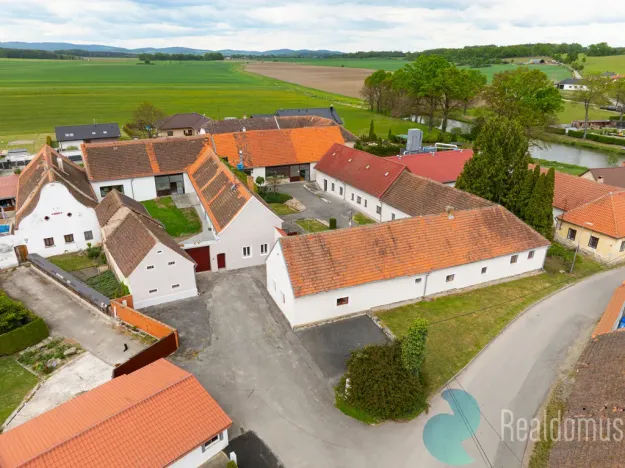Prodej výrobních prostor, Radošovice, 1075 m2