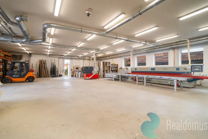 Prodej výrobních prostor, Radošovice, 1075 m2
