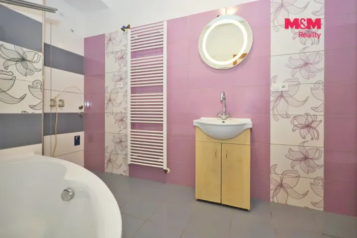 Prodej bytu 3+1, Nadějov, 85 m2