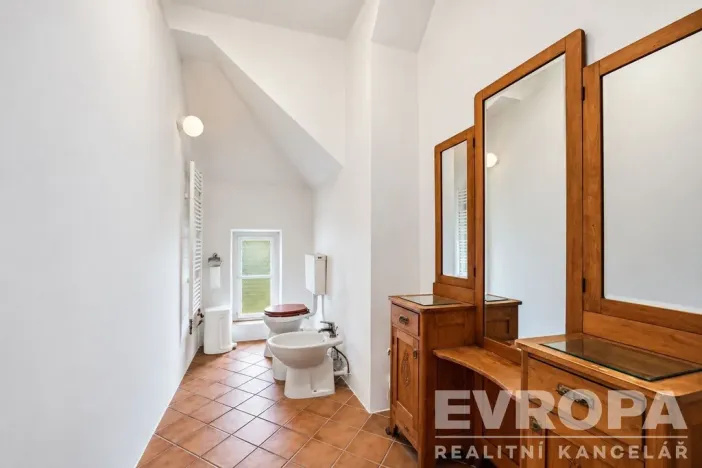 Prodej činžovního domu, Praha - Motol, U hrušky, 395 m2