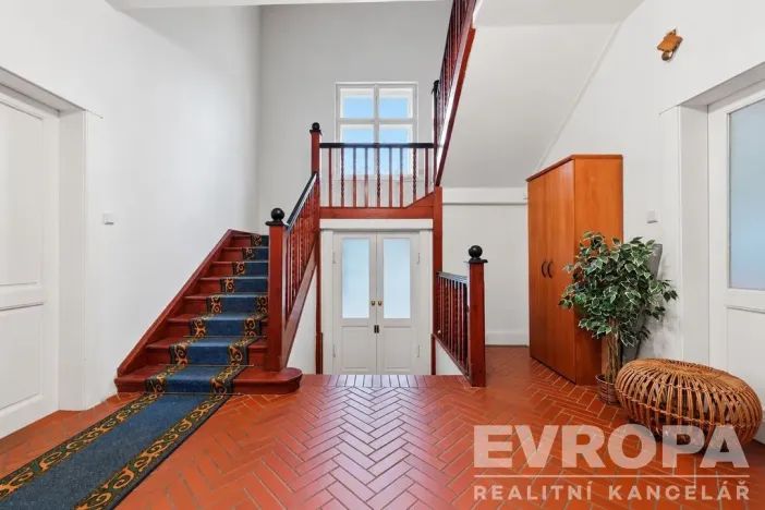Prodej činžovního domu, Praha - Motol, U hrušky, 395 m2