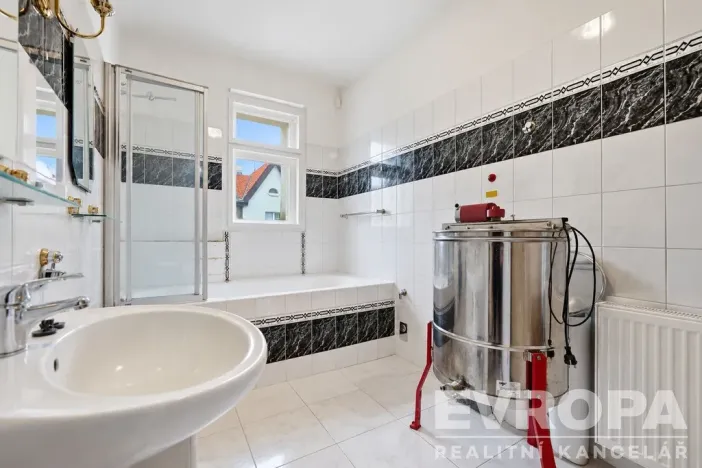 Prodej činžovního domu, Praha - Motol, U hrušky, 395 m2