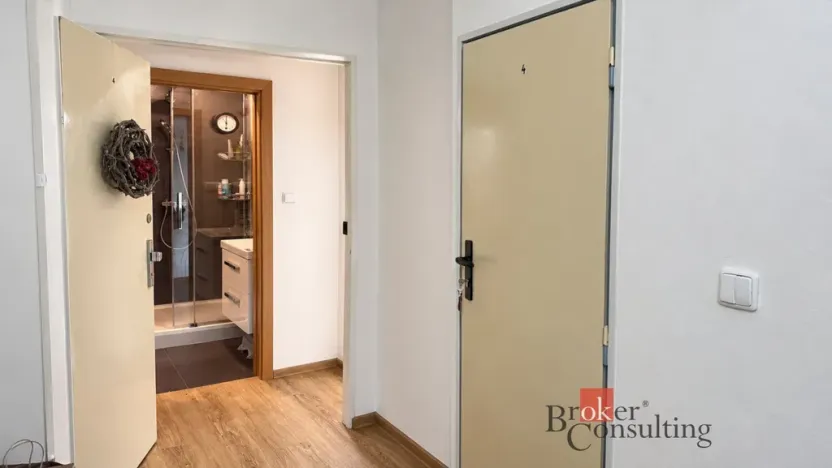 Pronájem bytu 1+kk, Praha - Střížkov, Rumburská, 27 m2