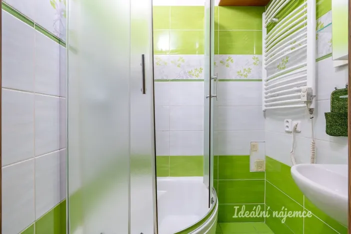 Pronájem bytu 1+kk, Praha - Střešovice, Na Malovance, 25 m2