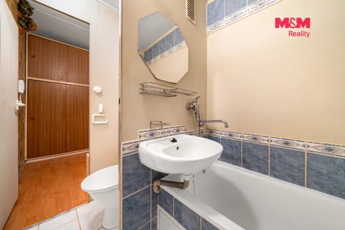 Prodej bytu 2+1, Karlovy Vary - Drahovice, Východní, 60 m2