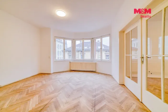 Prodej bytu 4+1, Cheb, Májová, 121 m2