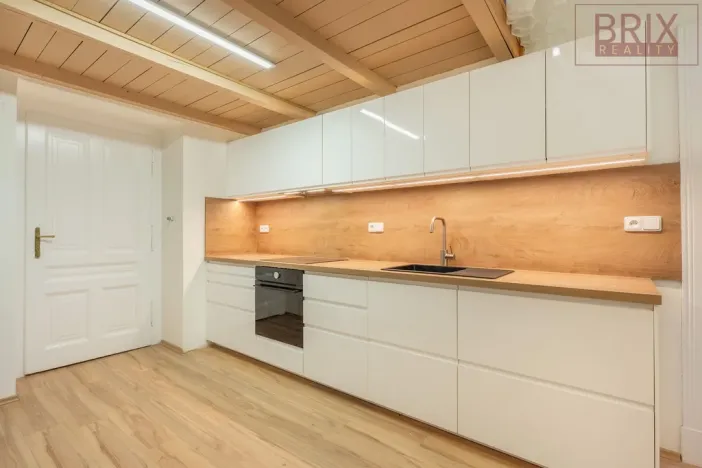 Pronájem bytu 2+1, Praha, Štefánikova, 61 m2