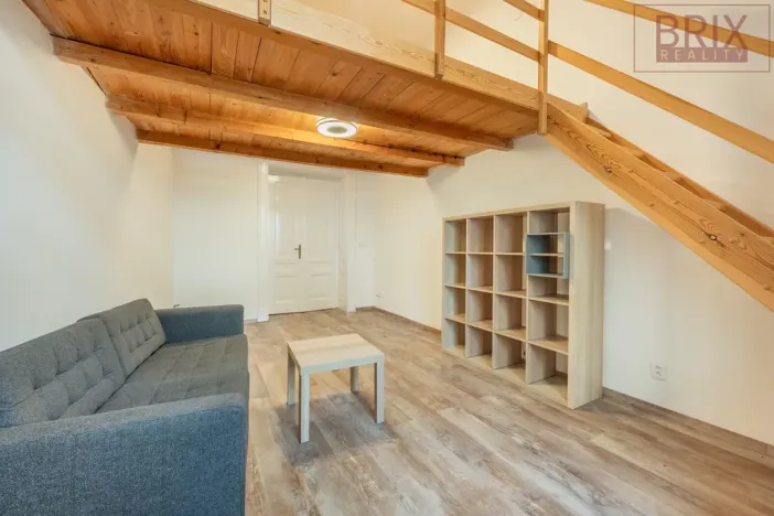 Pronájem bytu 2+1, Praha, Štefánikova, 61 m2
