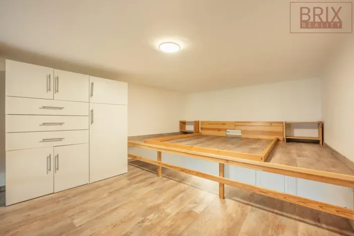 Pronájem bytu 2+1, Praha, Štefánikova, 61 m2