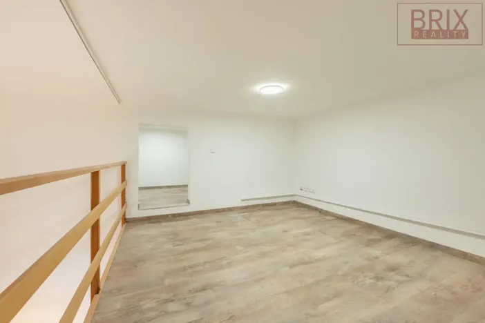 Pronájem bytu 2+1, Praha, Štefánikova, 61 m2