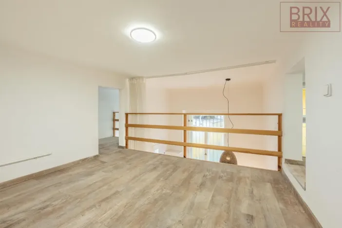 Pronájem bytu 2+1, Praha, Štefánikova, 61 m2