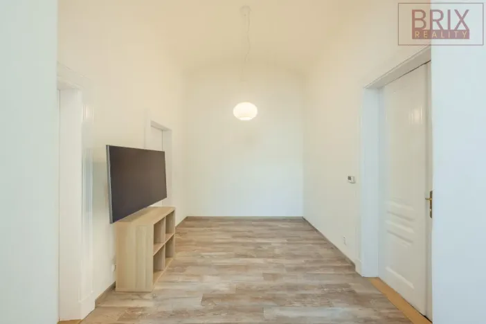 Pronájem bytu 2+1, Praha, Štefánikova, 61 m2