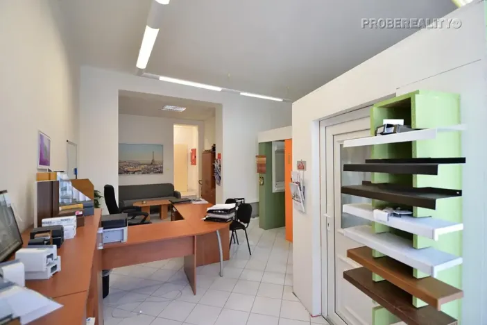 Pronájem obchodního prostoru, Beroun, Nám. M.Poštové, 49 m2