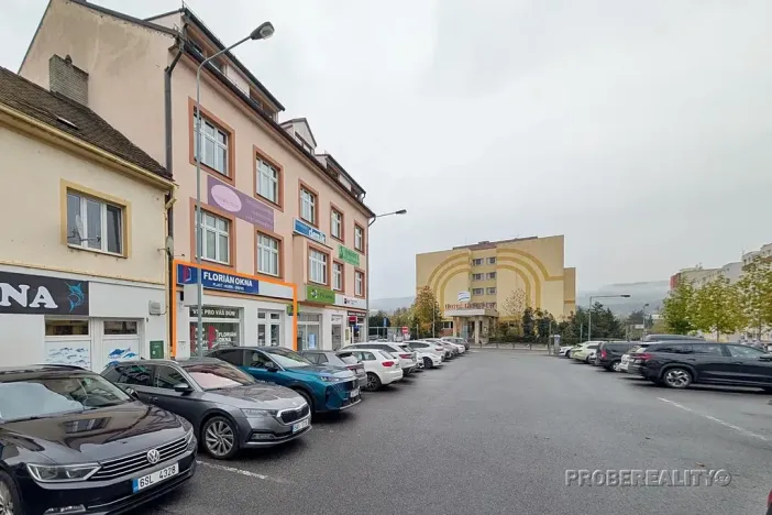 Pronájem obchodního prostoru, Beroun, Nám. M.Poštové, 49 m2
