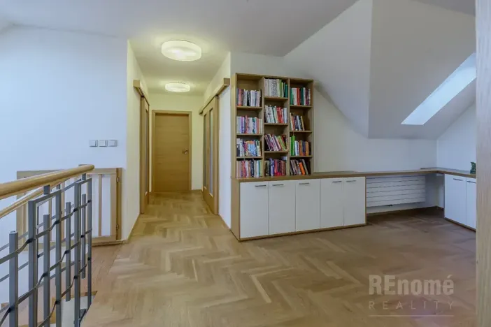 Prodej rodinného domu, Třebotov, V Zálesí, 300 m2