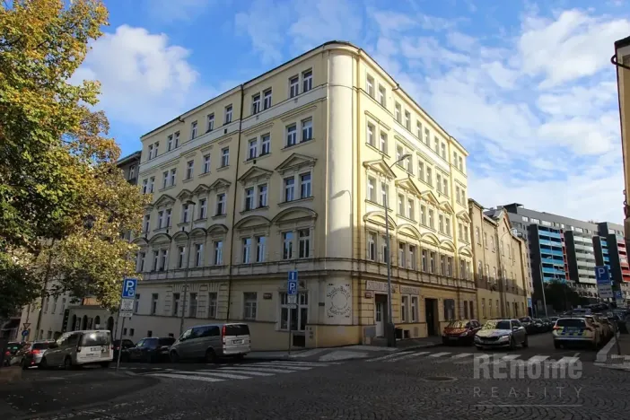Pronájem bytu 2+1, Praha - Žižkov, Lupáčova, 67 m2