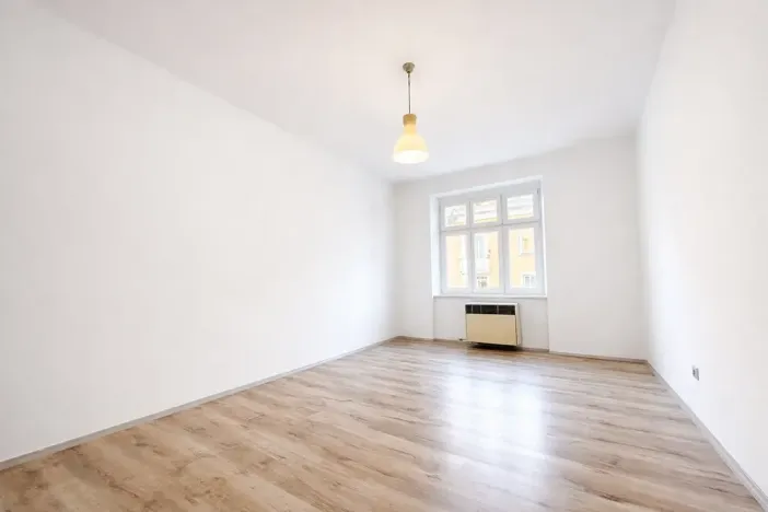 Pronájem bytu 1+1, Karlovy Vary, K. Čapka, 46 m2