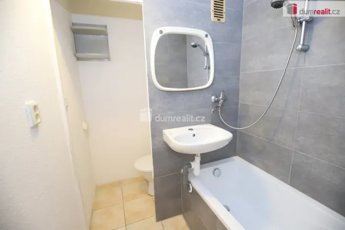 Prodej bytu 2+kk, Karlovy Vary - Drahovice, Vítězná, 41 m2