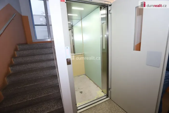 Prodej bytu 2+kk, Karlovy Vary - Drahovice, Vítězná, 41 m2