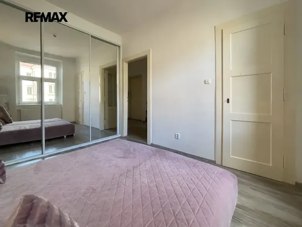 Pronájem bytu 2+kk, Praha - Holešovice, Farského, 51 m2